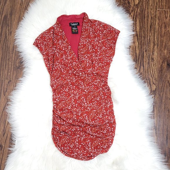 Unlisted by Kenneth Cole Tops - Unlisted | by Kenneth Cole Red & White Floral Cap Sleeve Shirt Gathered Size S